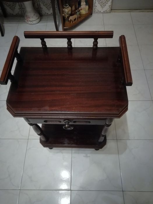 Mesa Antiga Pequena  Bonita