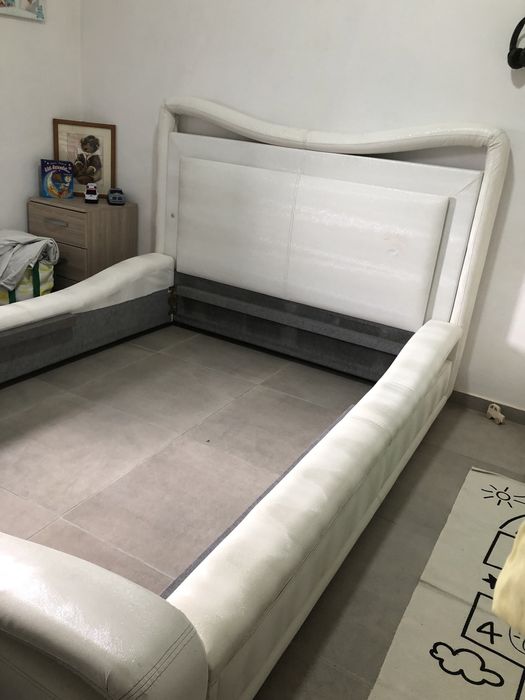 Cama com Led estofada