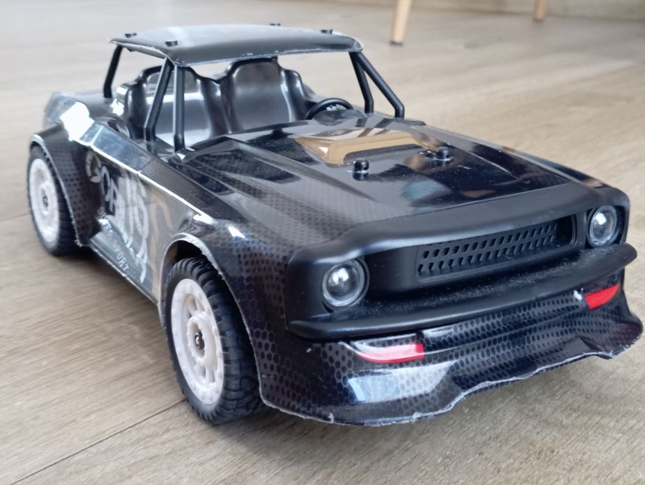 Samochód zdalnie sterowany do driftu 4x4 GORILLA na pilota bardzo szybki STAN BDB