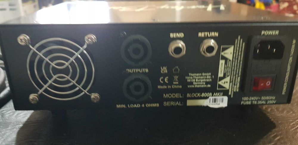 Amplificador p/ Baixo 800W Harley Benton + Coluna 450W