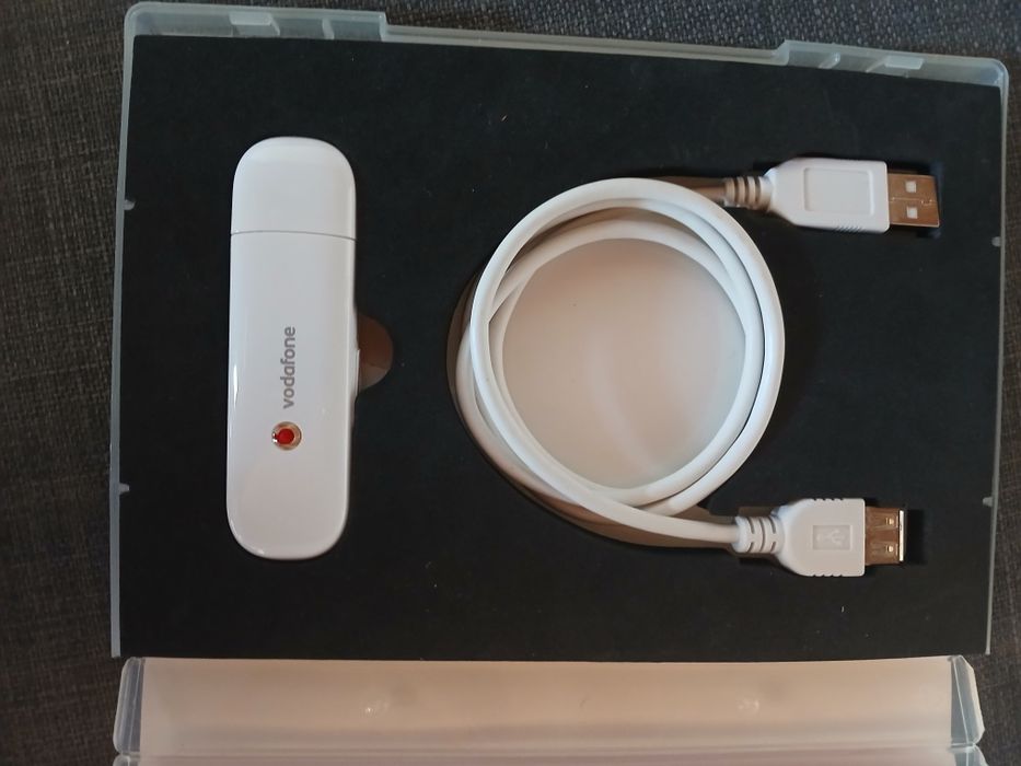 Pen USB Modem Vodafone, usado uma vez .