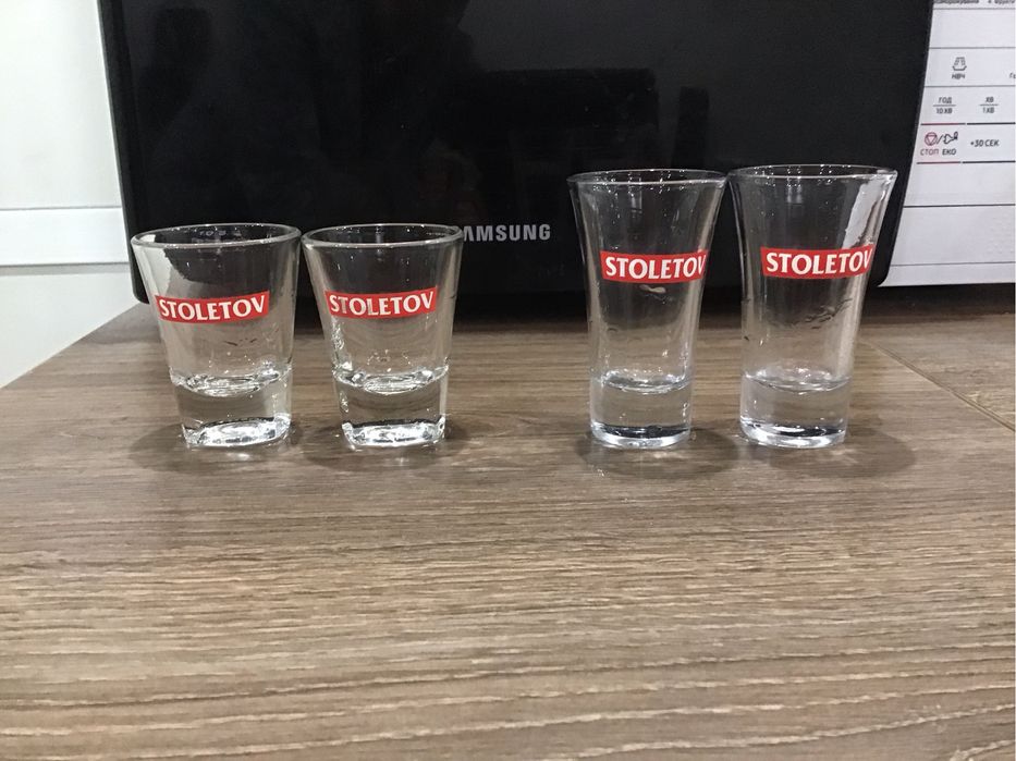 Тортницы для выпечки и хранения , щипцы , рюмки, бокалы