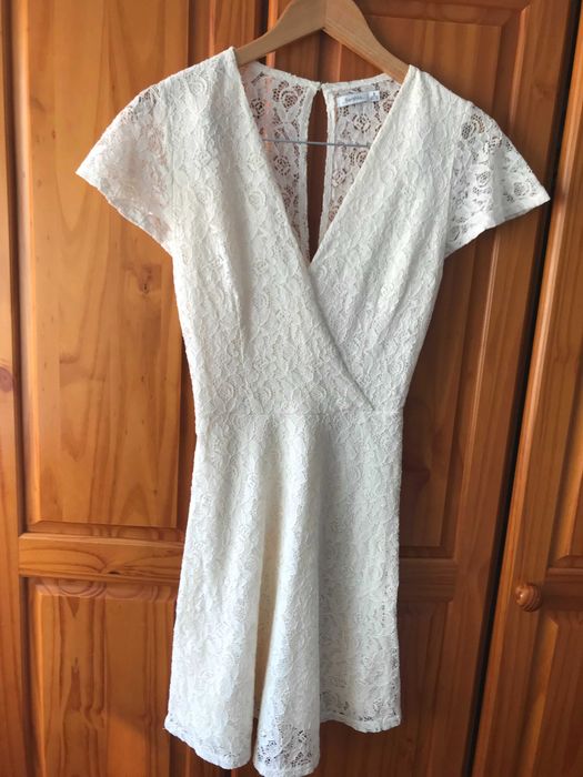 Vestido efeito renda curto S