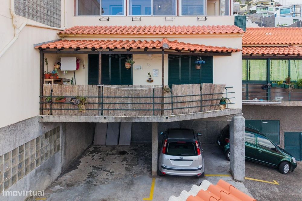 Apartamento T1+1 em Santo António