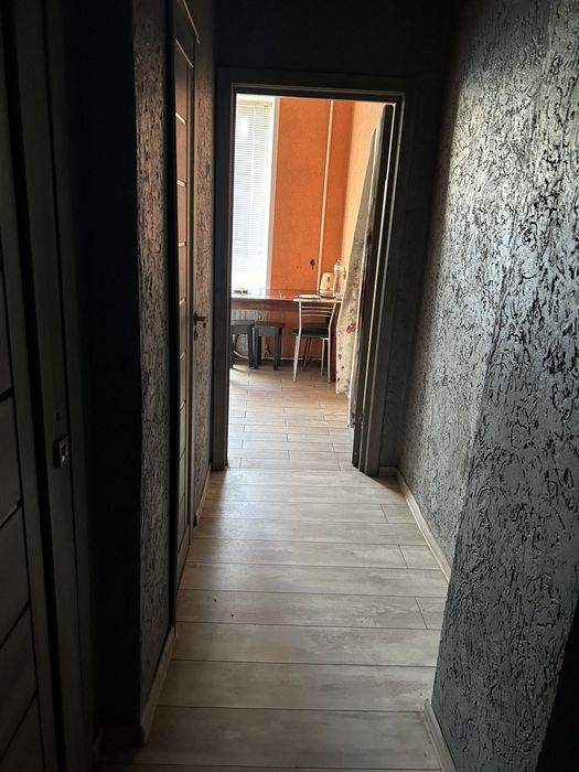 Продається 3-х кімнатна сталінка по проспекту Південний 6