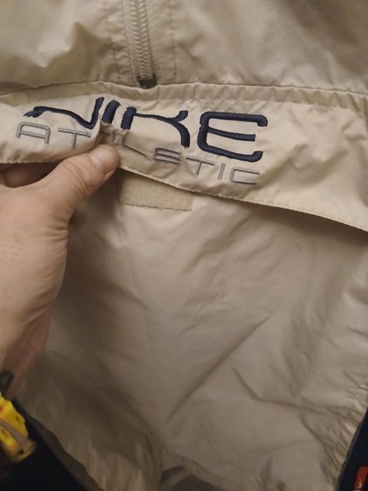 Beżowa kurtka wiatrówka NIKE  kangurka r.l