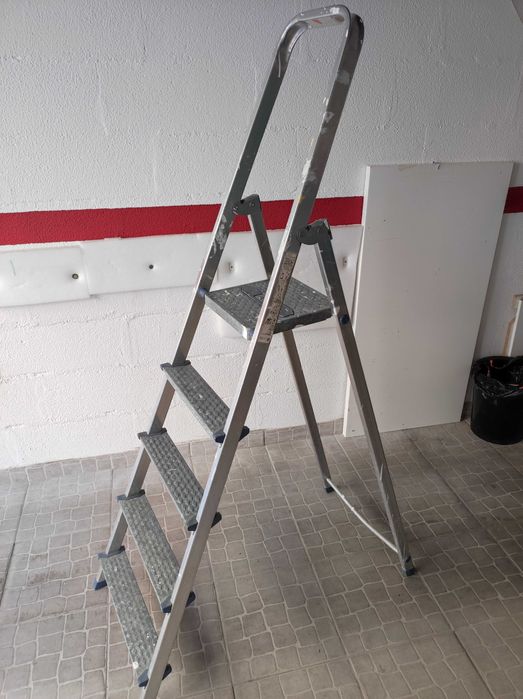 escadote com 5 degraus