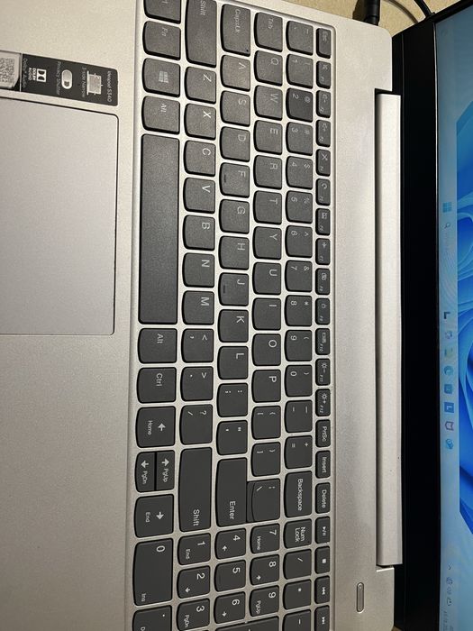 Lenovo S340-15API / Ryzen 5 3500U  / 256GB  / 8GB / Windows 11