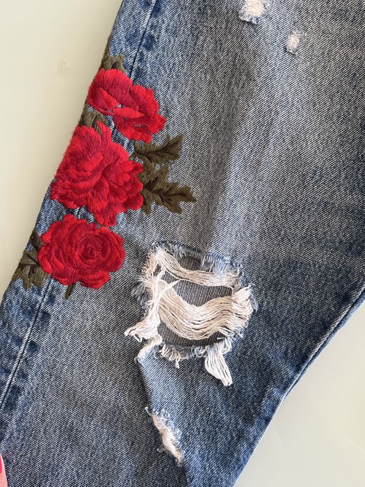 Шикарні джинси levi’s з вишивкою