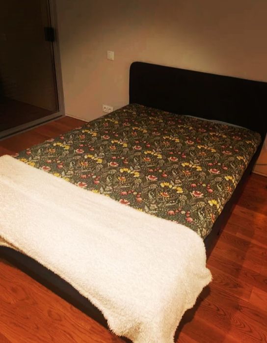 Cama casal + colchão * Desocupar*