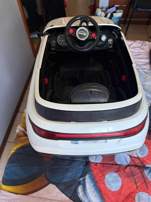 Carro elétrico infantil