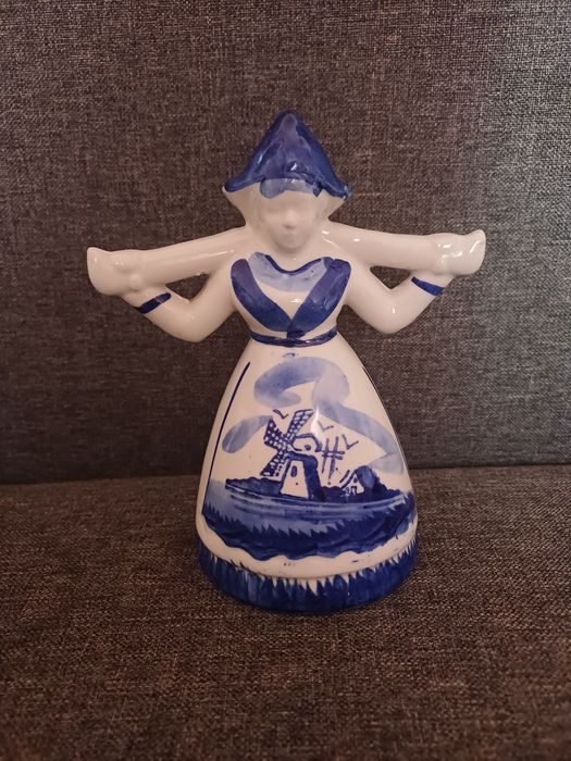 Figurka holenderki Delft