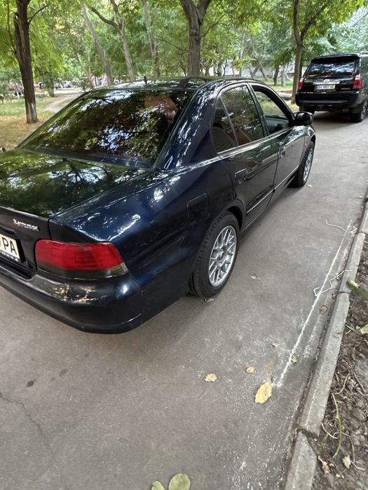 Mitsubishi galant 8