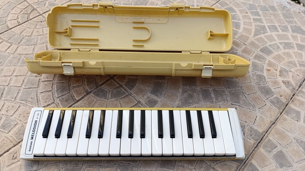 Melódica Suzuki clássica A-32