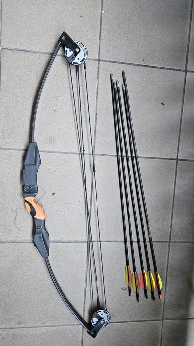 Łuk bloczkowy Barnett Bashee quad + 5 strzał