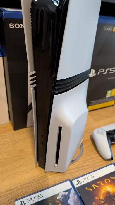 PS5 Pro 2TB z napędem, DualSense i grami - pełen zestaw