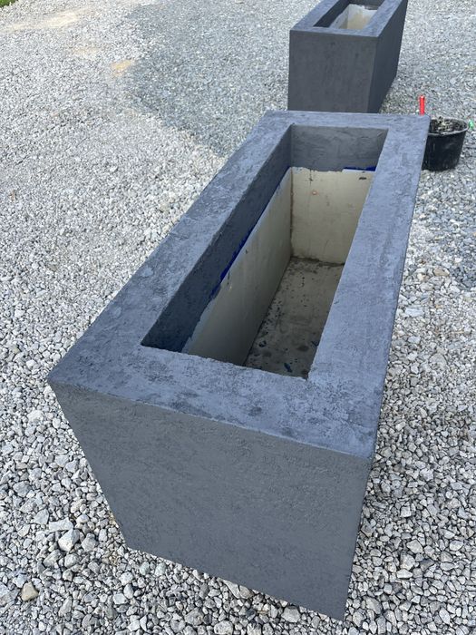 Doniczki ogrodowe ze styropianu wykonczone