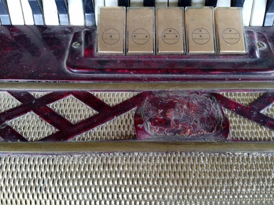 Німецький акордеон Weltmеister.