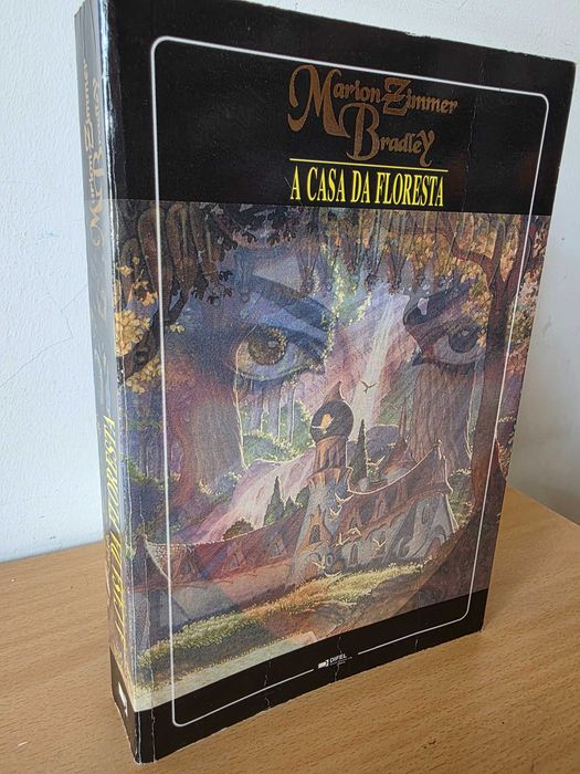 Livro "A Casa da Floresta" de Marion Zimmer Bradley