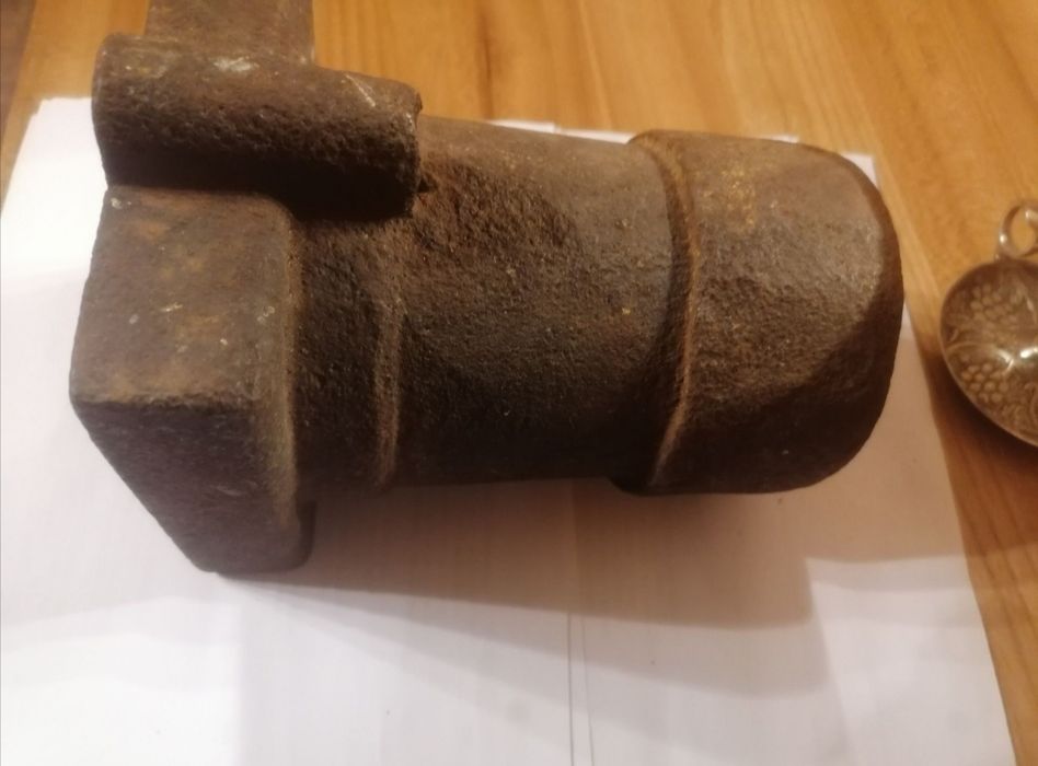 Stary stara zabytkowy zabytkowa wiwatowy armatka armata
