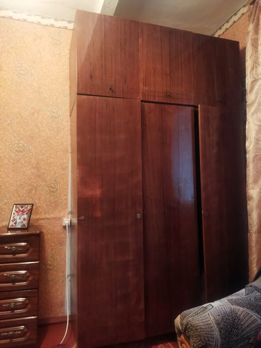 Продам диван в нормальному стані