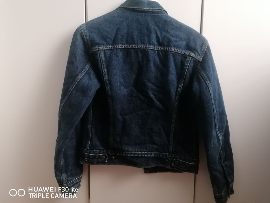 Kurtka damska Levis. Rozmiar S. Stan bardzo dobry.