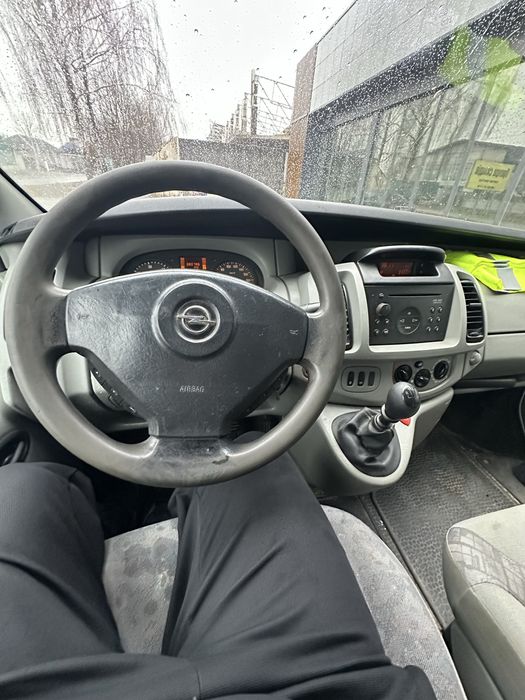 Опель віваро трафік Vavaro Trafik