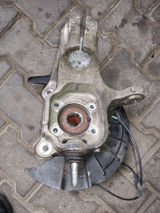 Поворотный кулак цапфа 4877889AF Cherokee 14-21 Compass ll Renegade