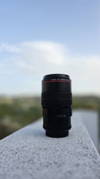 Canon ef 100mm f2.8 is usm macro