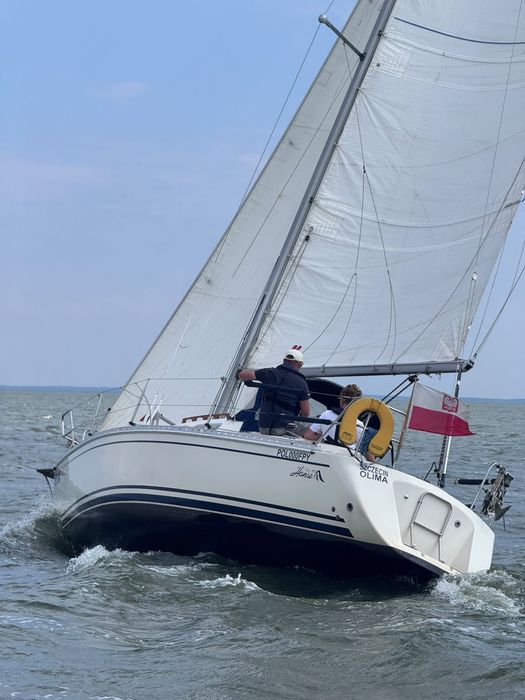 Jacht żaglowy morski Hanse 300 rok produkcji 2003 + przyczepa