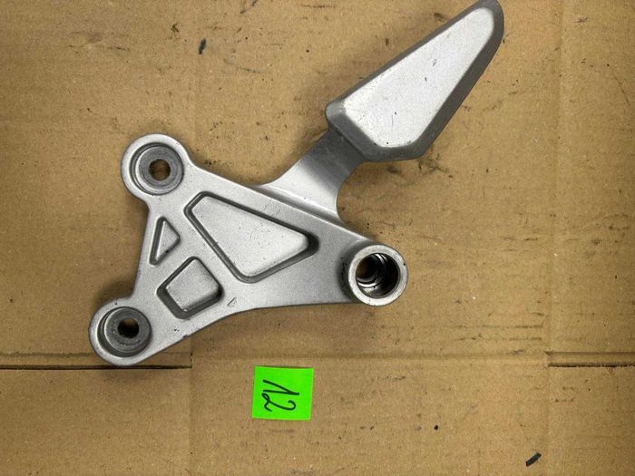 Set Podnóżek Lewy Kierowcy Yamaha MT 125, 2014-18 [12]