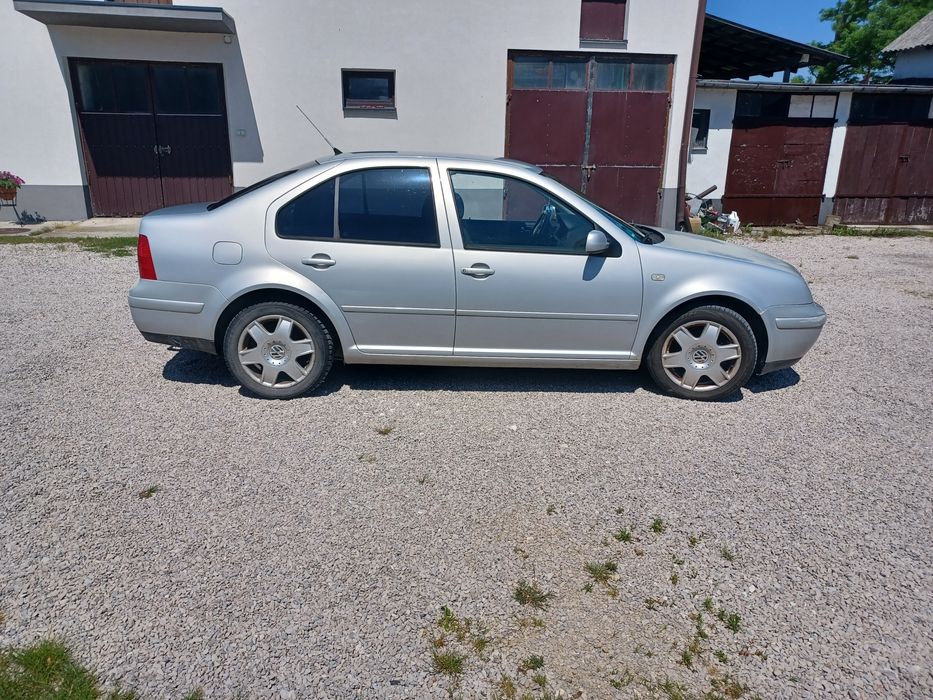 Volkswagen  bora 1.6 lpg benzyna