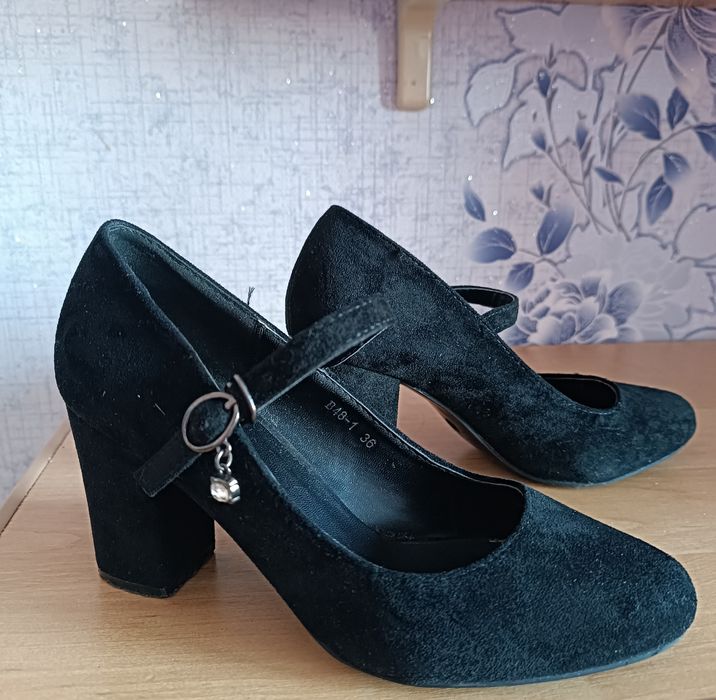 Туфлі  Розпродаж