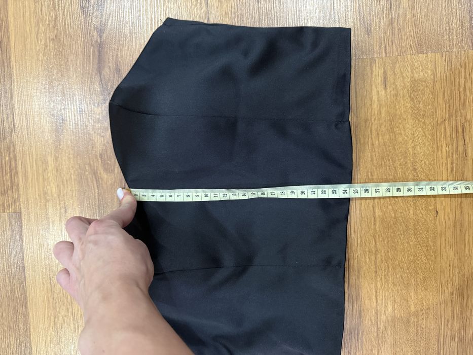 Святковий атласний топ.Чорного кольору.