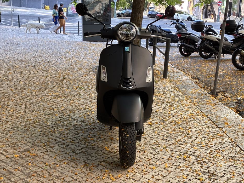 Vespa GTS 125 Notte ABS ESP com 40.000 km