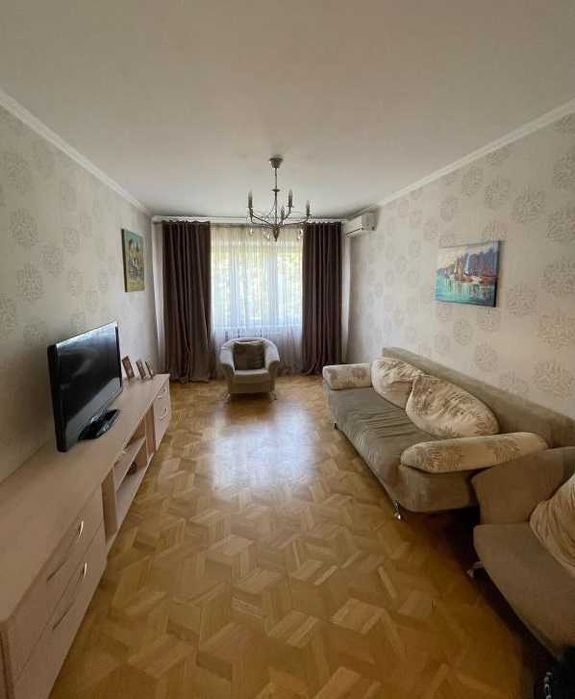 Продам простору 3к квартиру з капітальним ремонтом на Балківській