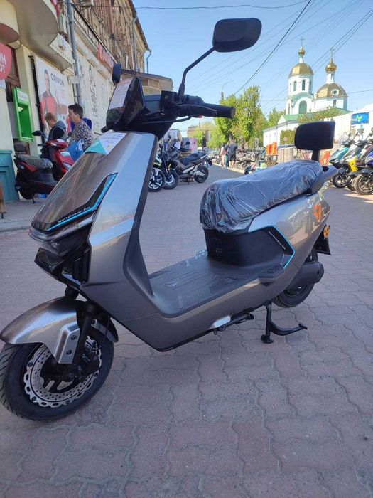 Електроскутери та електромотоцикли