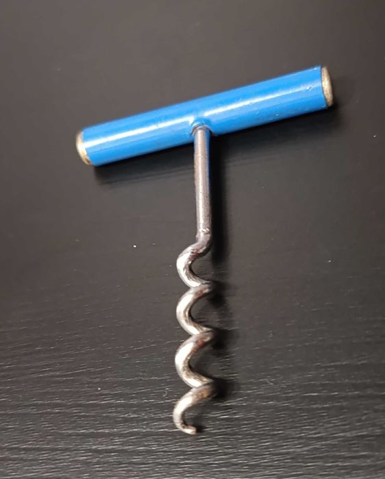 Antigo Saca rolhas, de Adega, anos 70, em inox revestido da pega