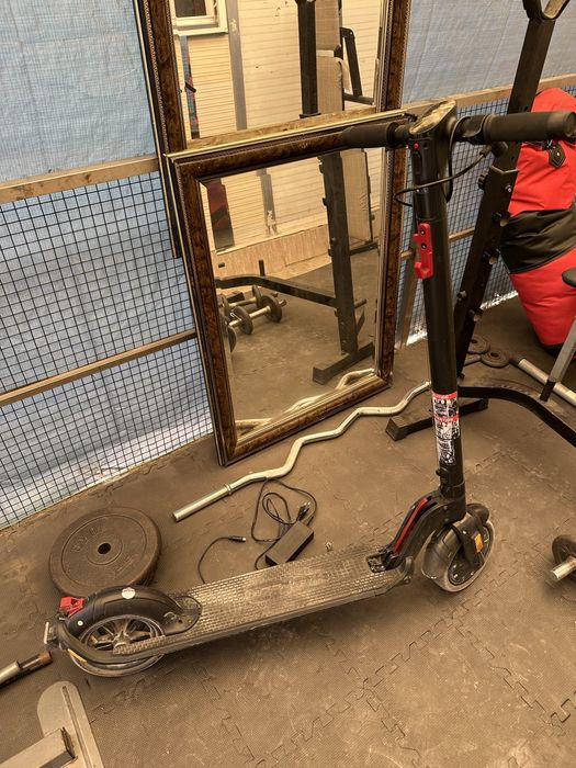 2 trotinetas eletricas