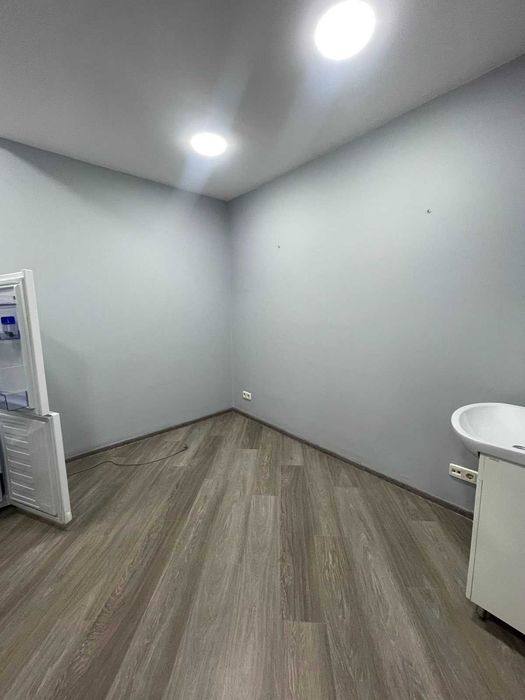 Продам Салон краси на Посмітного. 7 ст. Фонтану. 1 поверх.