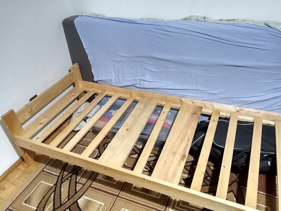 Łóżko sosnowe 90*200 plus materac