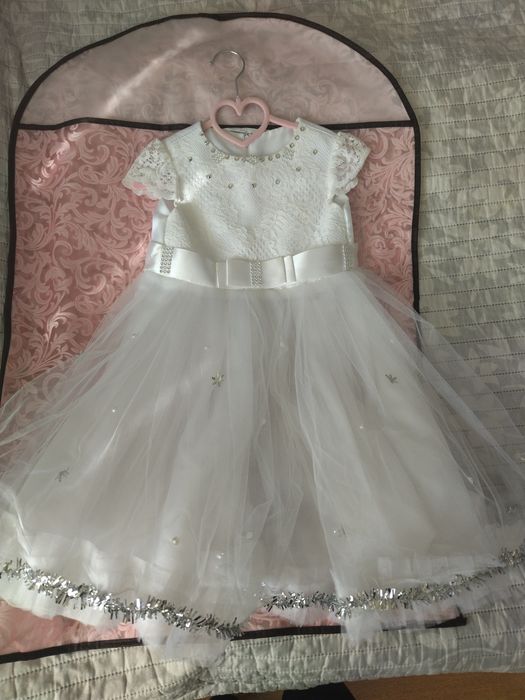 Спідниця ромашки  і плаття сніжинки на прокат