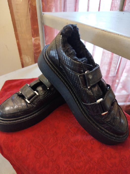 Зимние женские кроссовки