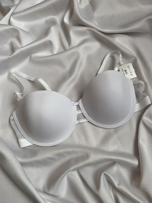 Нові бюстгальтери беж та білий 85 С