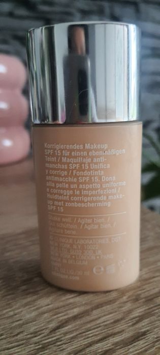 Nowy podkład CLINIQUE nr CN 0.75