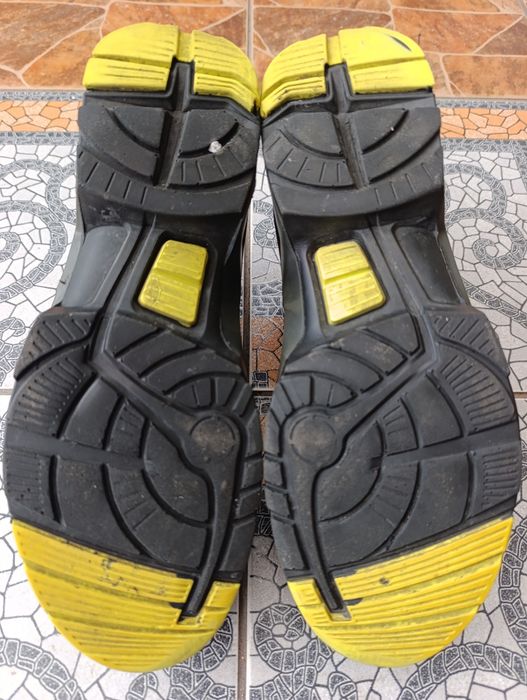 Uvex 38p. Чоловічі робочі кросівки