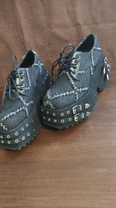 Ботинки, кеди на високій платформі 40р