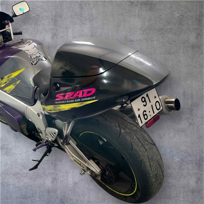 Vendo GSXR 750 impecável