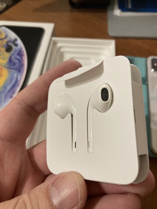 Продам телефон Iphone XS