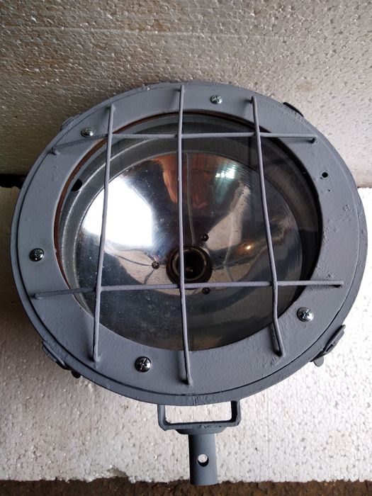 Судовой прожектор фара с ручным управлением